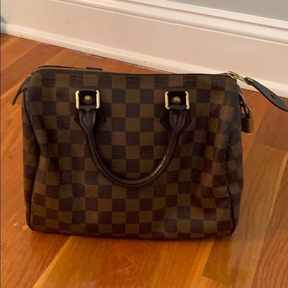 Louis Vuitton Damier Speedy 25
